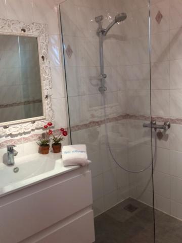 Villa Soraya , Quiet Location With Big Garden Near Beach And Old Town Of Nice Exterior photo